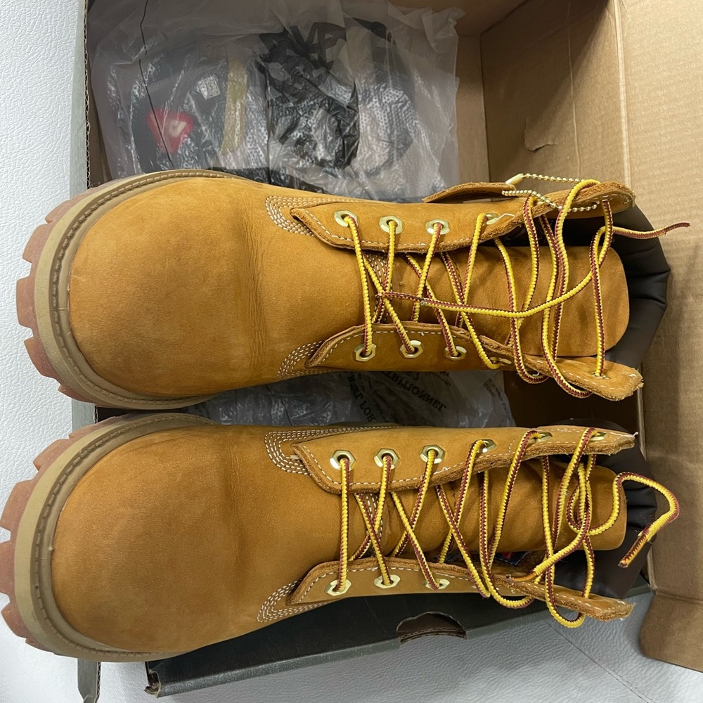 Timberland Tan Boots with Padded Collar and Lug Sole